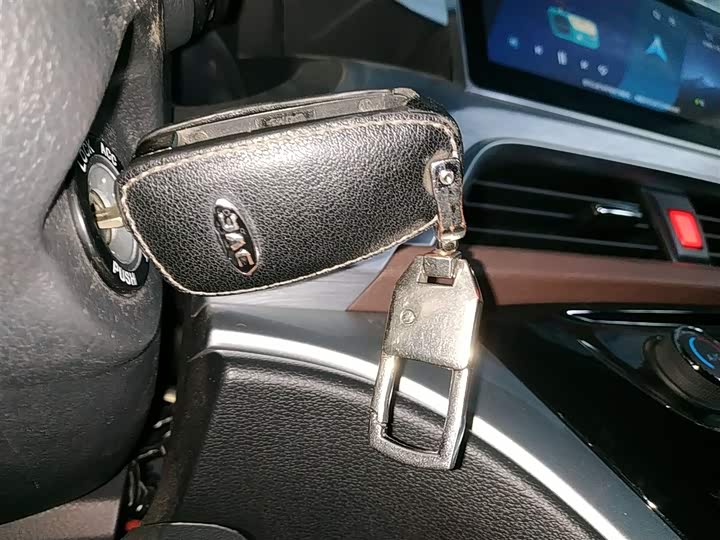 Фото 8 - JAC Refine M3