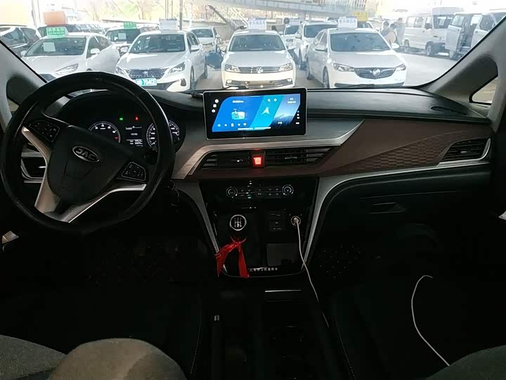 Фото 9 - JAC Refine M3