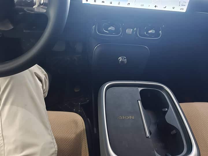 Фото 22 - GAC Aion UT