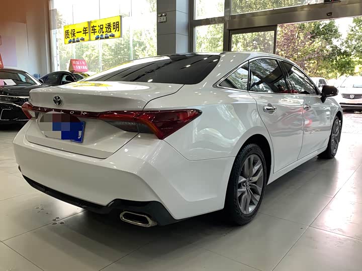 Фото 3 - Toyota Avalon