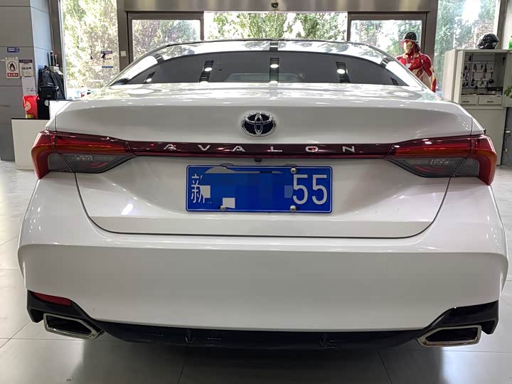 Фото 4 - Toyota Avalon