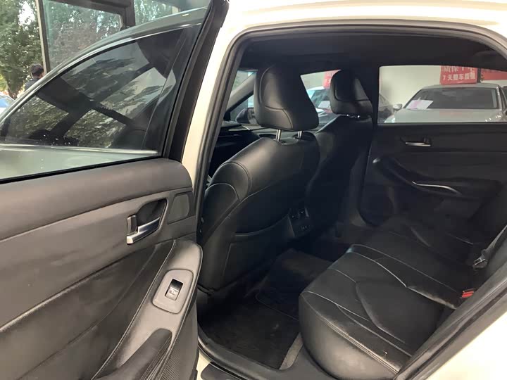 Фото 6 - Toyota Avalon