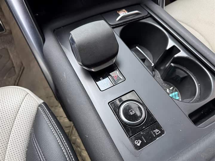 Фото 9 - Land Rover Discovery