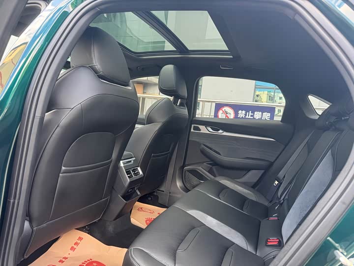 Фото 14 - Geely Preface