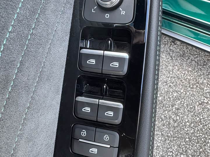 Фото 8 - Geely Preface