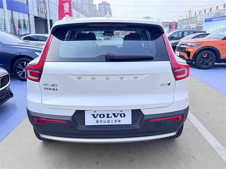 Фото 5 - Volvo XC40