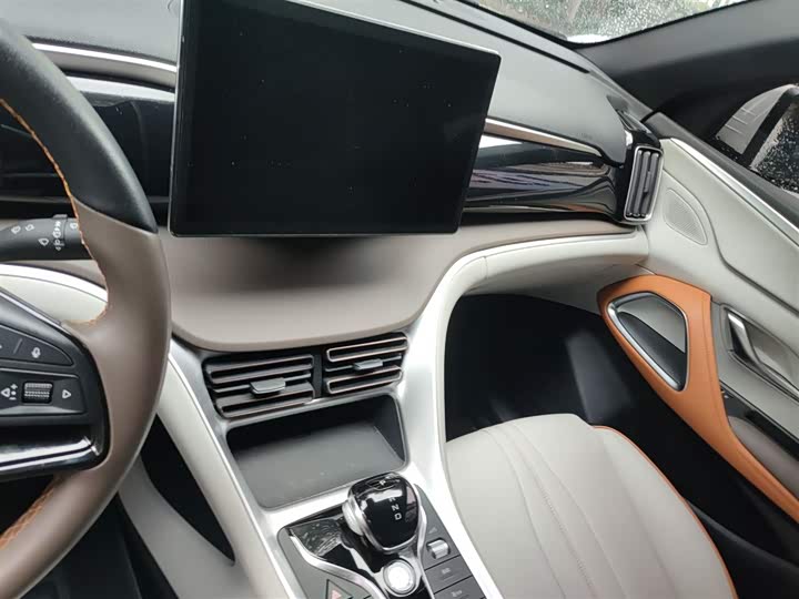 Фото 8 - Roewe RX5