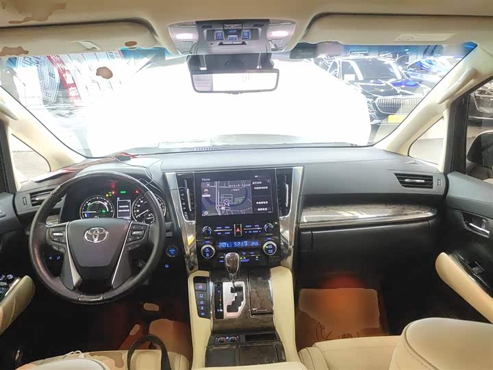 Фото 10 - Toyota Alphard