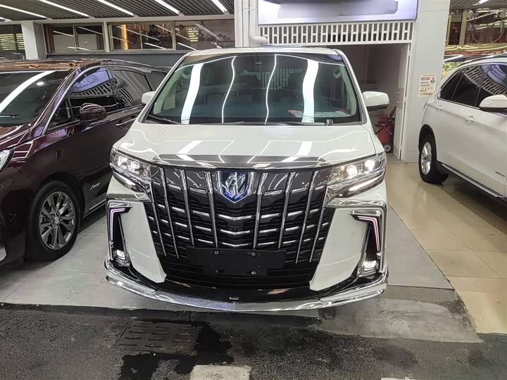 Фото 3 - Toyota Alphard