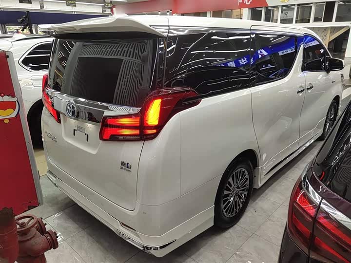 Фото 7 - Toyota Alphard