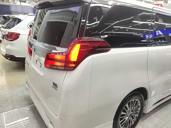 Фото 8 - Toyota Alphard