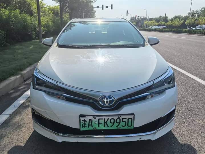 Фото 2 - Toyota Corolla Hybrid
