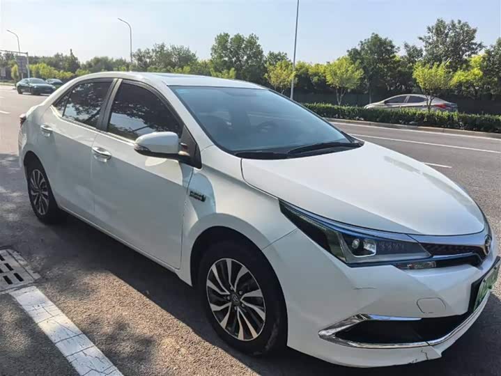 Фото 3 - Toyota Corolla Hybrid