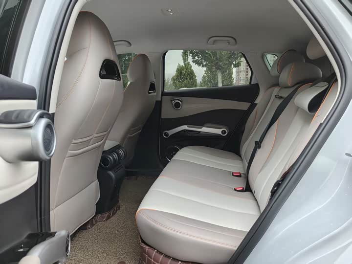 Фото 6 - BYD Yuan Plus