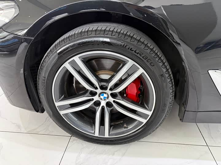 Фото 19 - BMW 5 Series