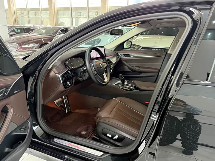 Фото 6 - BMW 5 Series