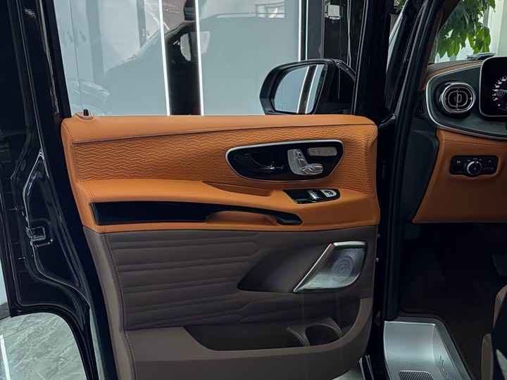 Фото 9 - Mercedes-Benz Vito