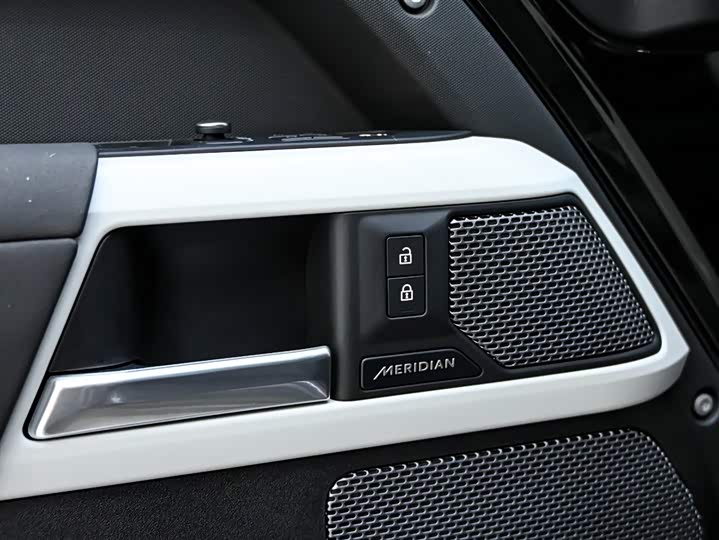 Фото 19 - Land Rover Defender