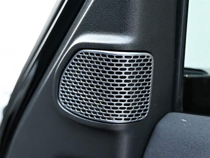 Фото 23 - Land Rover Defender