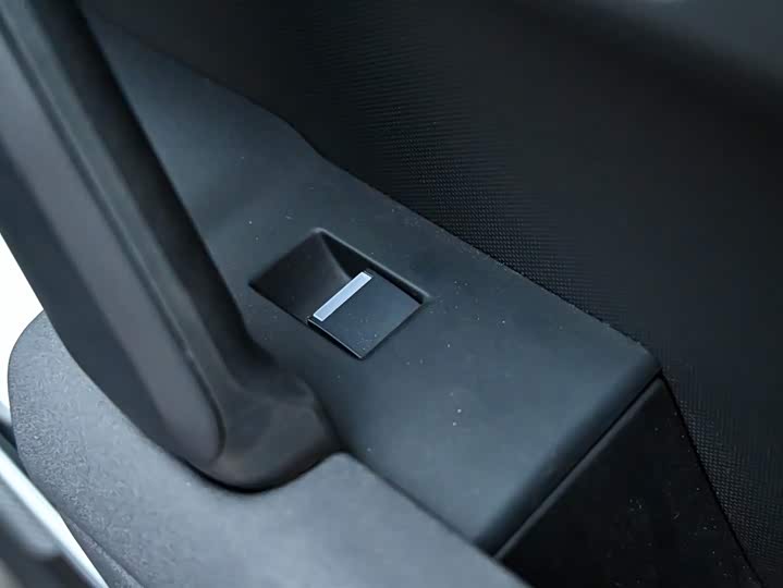 Фото 26 - Land Rover Defender