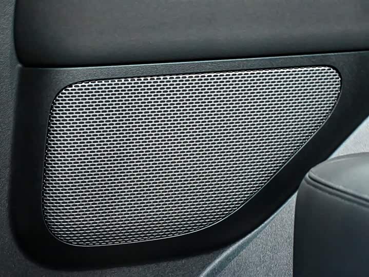 Фото 28 - Land Rover Defender