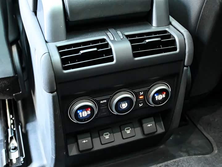 Фото 29 - Land Rover Defender