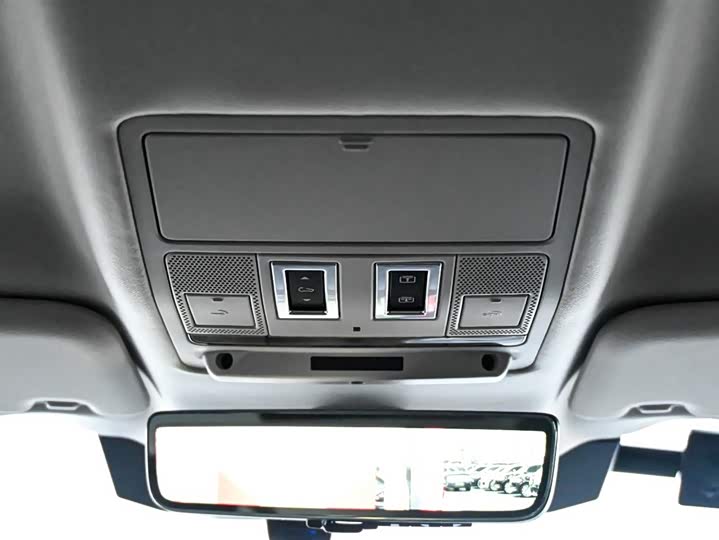 Фото 30 - Land Rover Defender