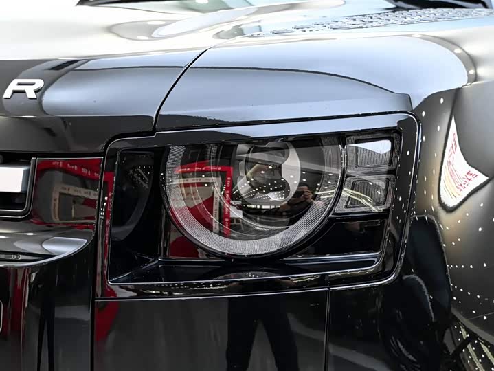 Фото 8 - Land Rover Defender