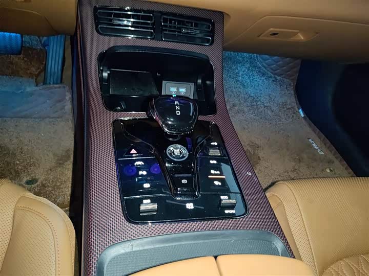 Фото 14 - BYD Han