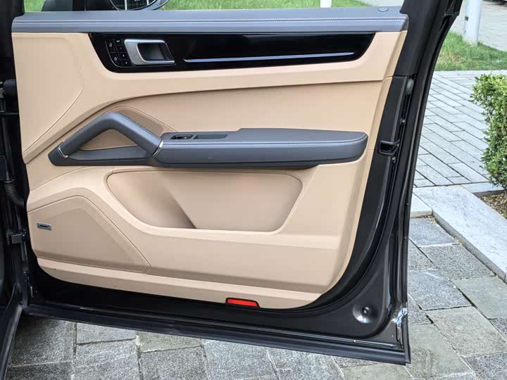 Фото 29 - Porsche Cayenne