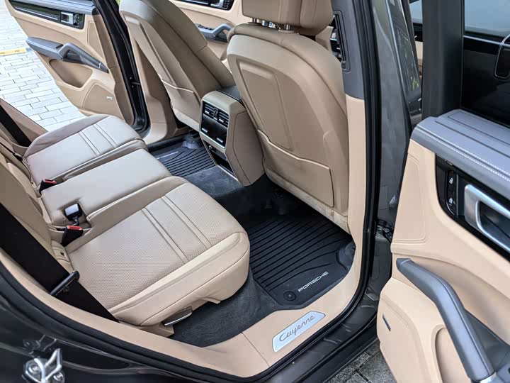 Фото 30 - Porsche Cayenne