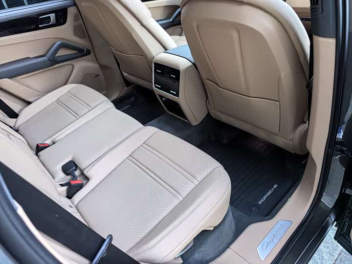 Фото 33 - Porsche Cayenne