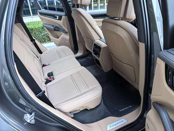 Фото 35 - Porsche Cayenne