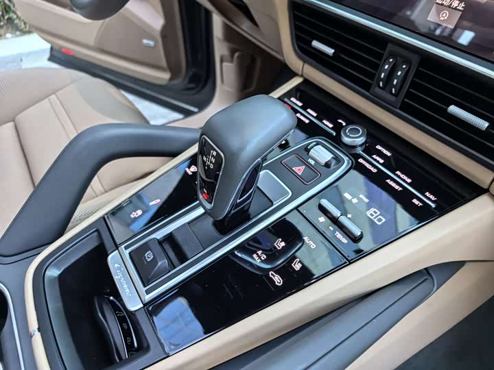 Фото 38 - Porsche Cayenne