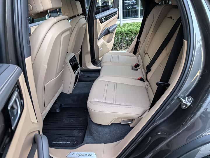 Фото 42 - Porsche Cayenne