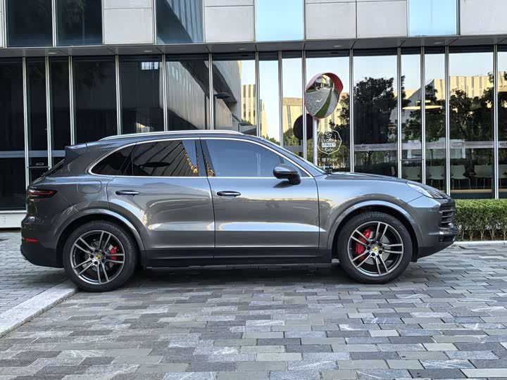 Фото 5 - Porsche Cayenne