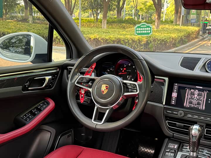 Фото 14 - Porsche Macan