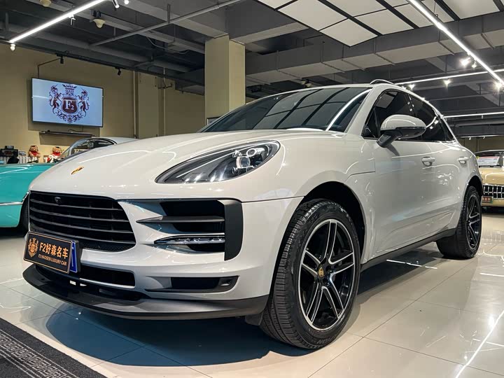 Фото 1 - Porsche Macan