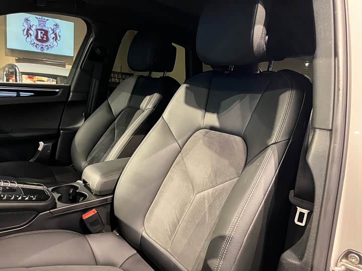 Фото 15 - Porsche Macan