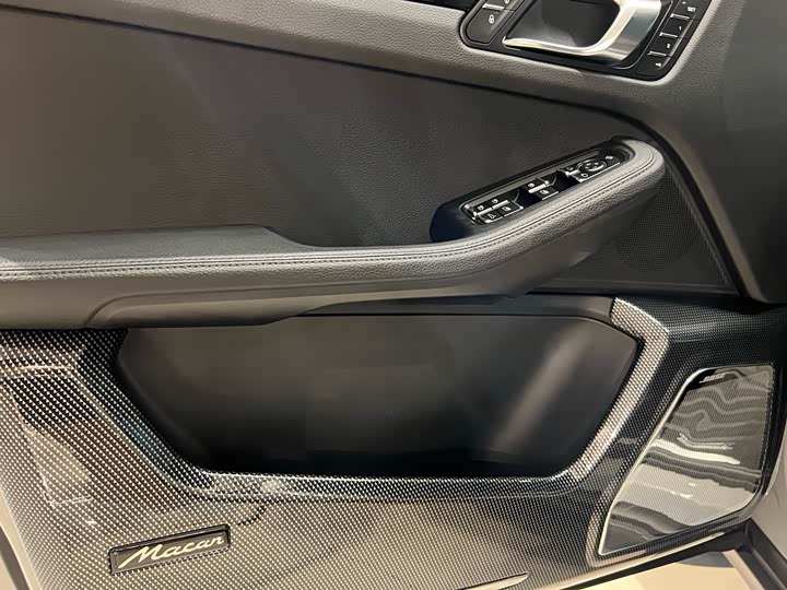 Фото 17 - Porsche Macan