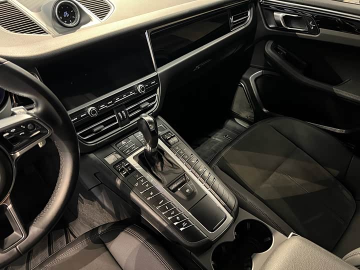 Фото 20 - Porsche Macan
