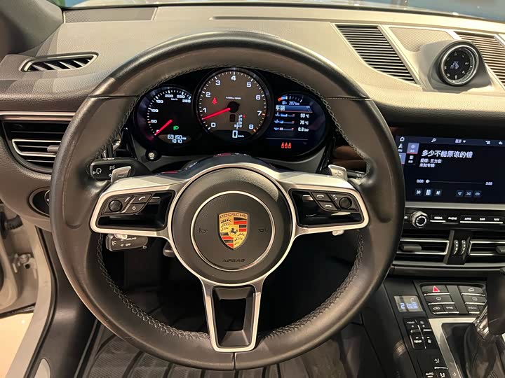 Фото 22 - Porsche Macan