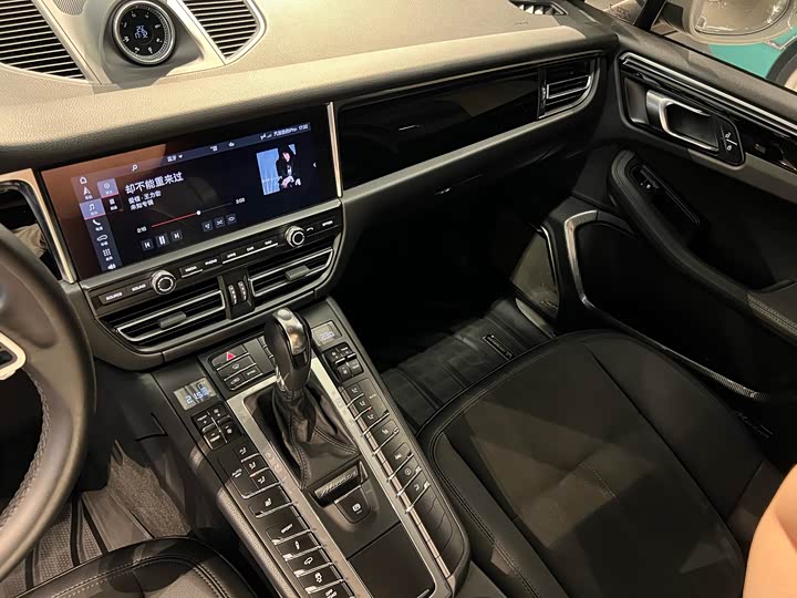 Фото 23 - Porsche Macan