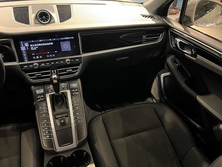 Фото 28 - Porsche Macan