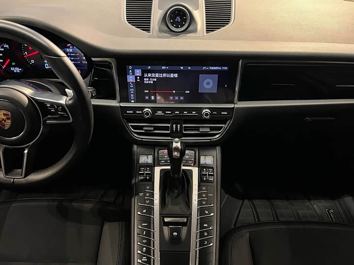 Фото 29 - Porsche Macan