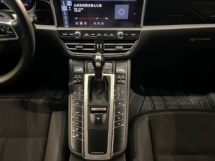 Фото 30 - Porsche Macan