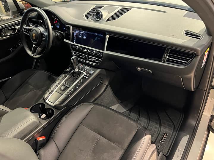 Фото 31 - Porsche Macan