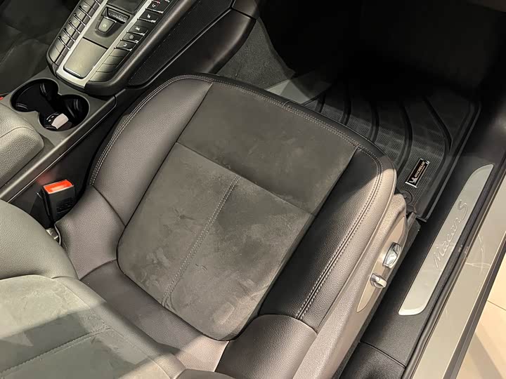 Фото 32 - Porsche Macan