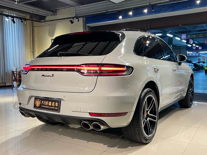 Фото 38 - Porsche Macan