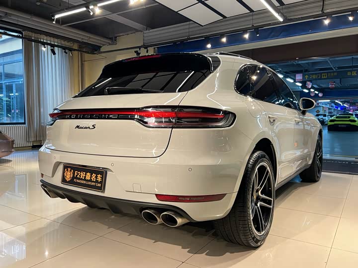 Фото 39 - Porsche Macan